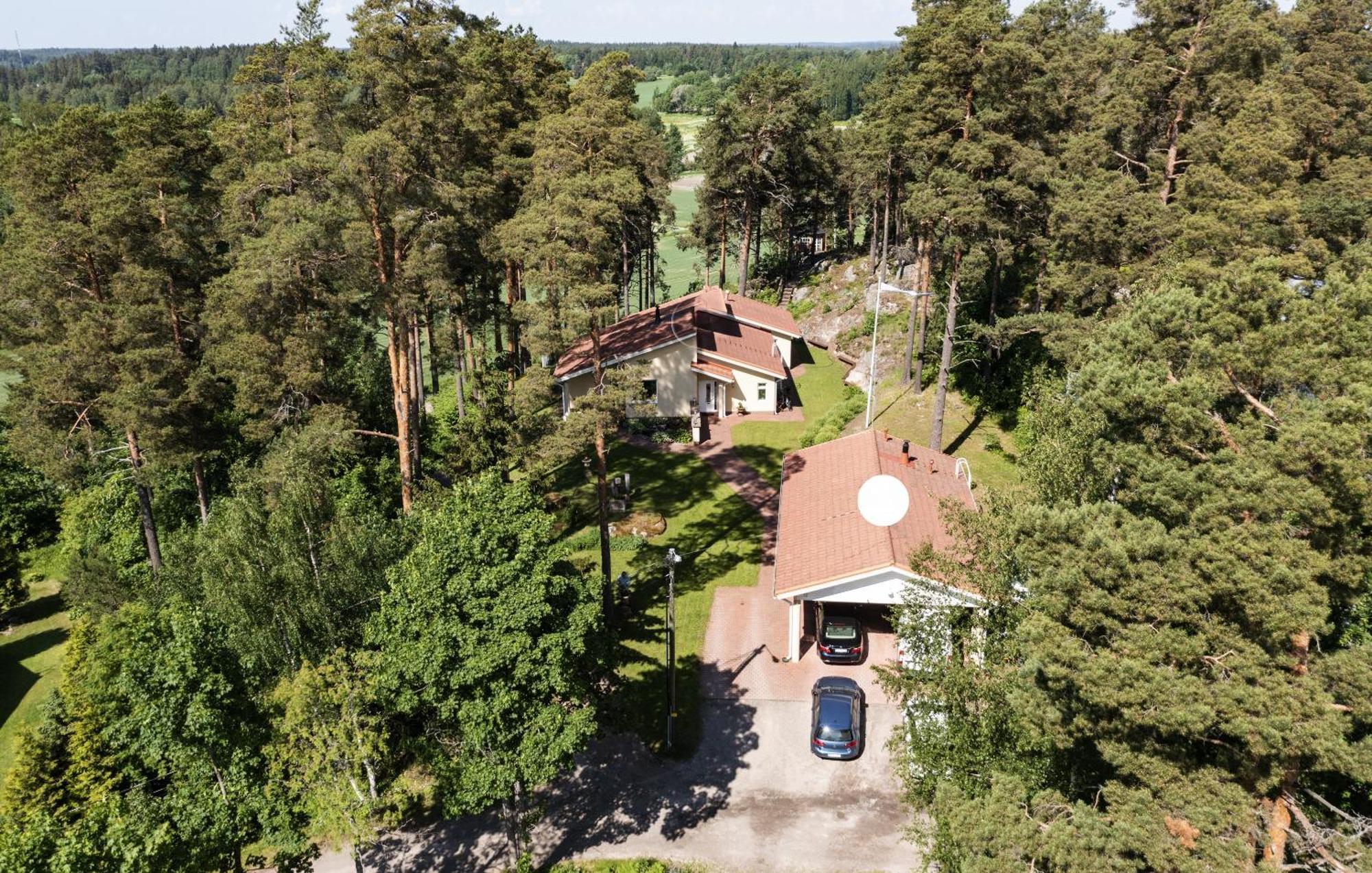 Villa Tammikallio Guest House, Near The Airport - Kodikas Vierasmaja Tuusulassa Exterior photo